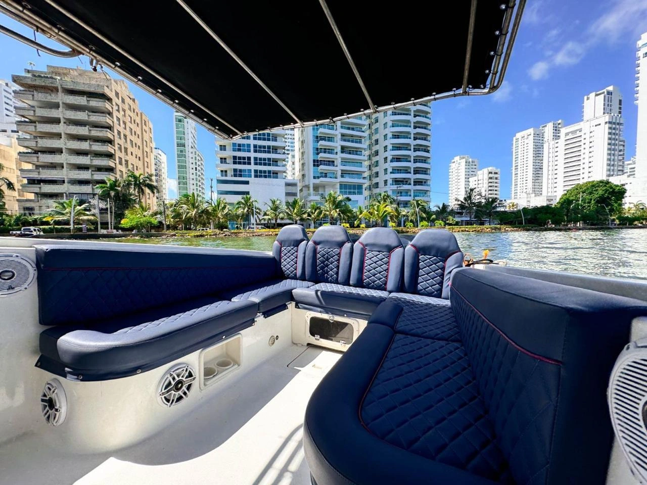 Alquiler de bote deportivo